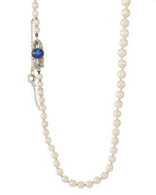 Lot 103 - An Art Deco natural pearl necklace, with sapphire and diamond clasp
