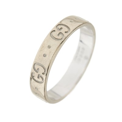 Lot 55 - Gucci, an 18ct white gold Icon band ring