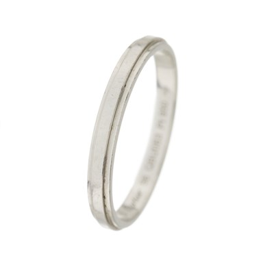 Lot 50 - Cartier, a platinum d'Amour wedding band ring