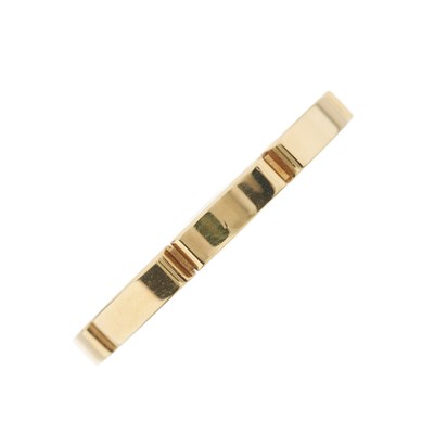 Lot 126 - Cartier, an 18ct gold Maillon Panthere band ring