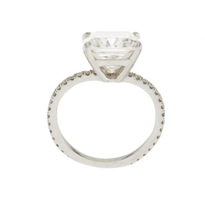Lot 82 - An impressive platinum diamond single-stone ring, of 5.51ct, with GIA report