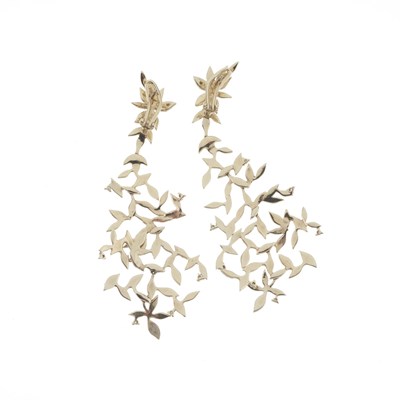 Lot 65 - H. Stern, a pair of 18ct gold diamond Nature chandelier folite drop earrings