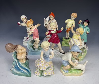 Lot 263 - A collection of ten Royal Worcester Months of...