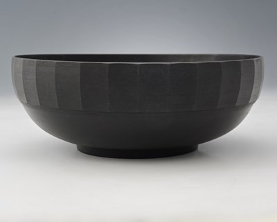 Lot 588 - Keith Murray for Wedgwood, an Art Deco black...