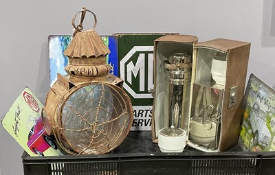 Lot 33 - An early 20th century leather cased...