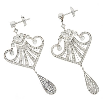 Lot 79 - A pair of platinum diamond drop earrings