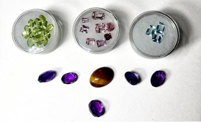 Lot 689 - A selection of loose gemstones