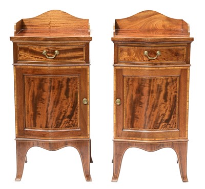 Lot 325 - A pair of Edwardian mahogany serpentine...
