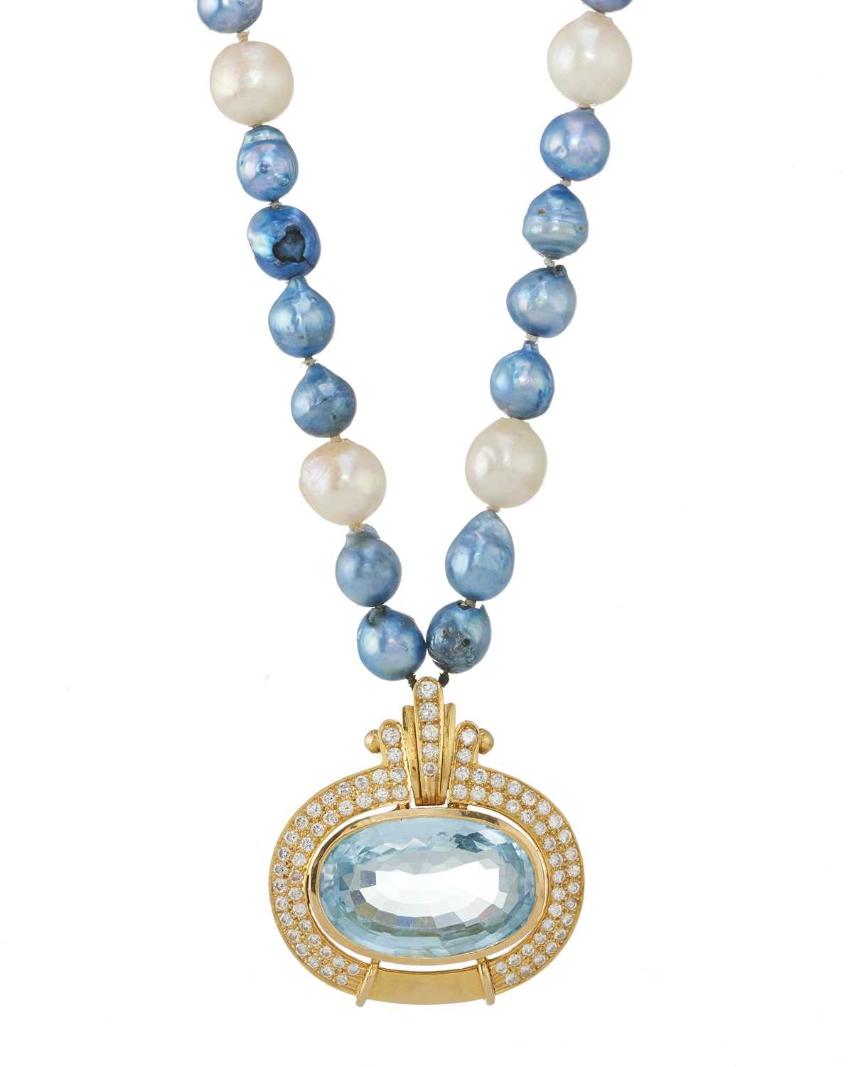 Lot 32 - An 18ct gold blue topaz and diamond pendant, with pearl chain