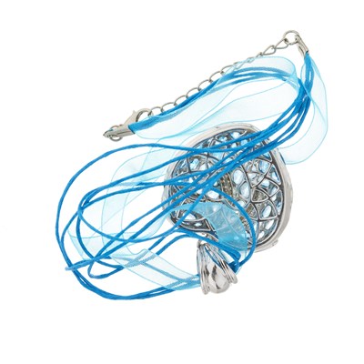 Lot 75 - An 18ct gold blue topaz and diamond heart-shape pendant