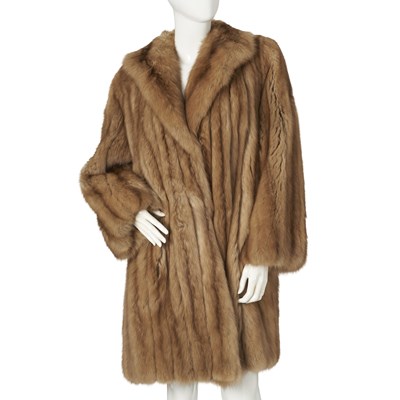 Lot 531 - A golden sable fur coat.