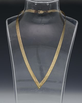 Lot 42 - A 9ct gold chevron necklace