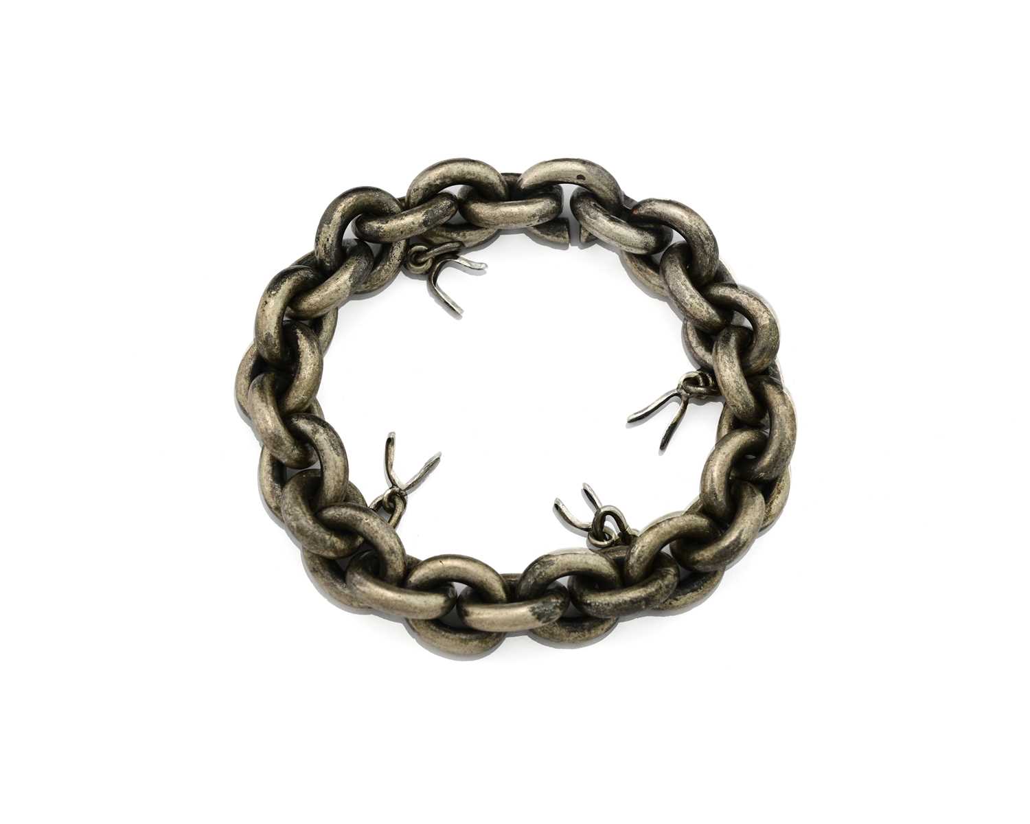 Lot 19 - A silver bracelet