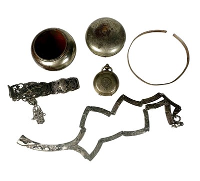 Lot 394 - A small selection of silver and white metal items