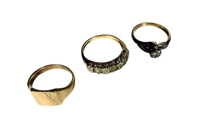Lot 417 - Three 9ct gold rings