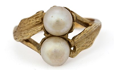 Lot 372 - A 9ct gold cultured pearl duo ring