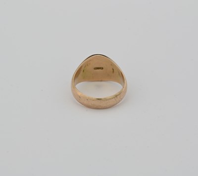 Lot 12 - An early 20th century 9ct gold enamel Masonic signet ring