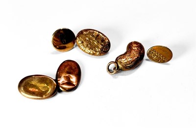 Lot 460 - A selection of early 20th century gold and yellow metal jewellery and components