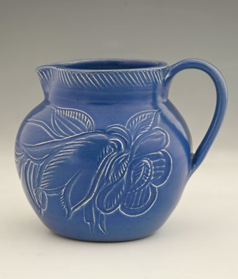 Lot 584 - Susie Cooper, a Studio Ware sgraffito incised...