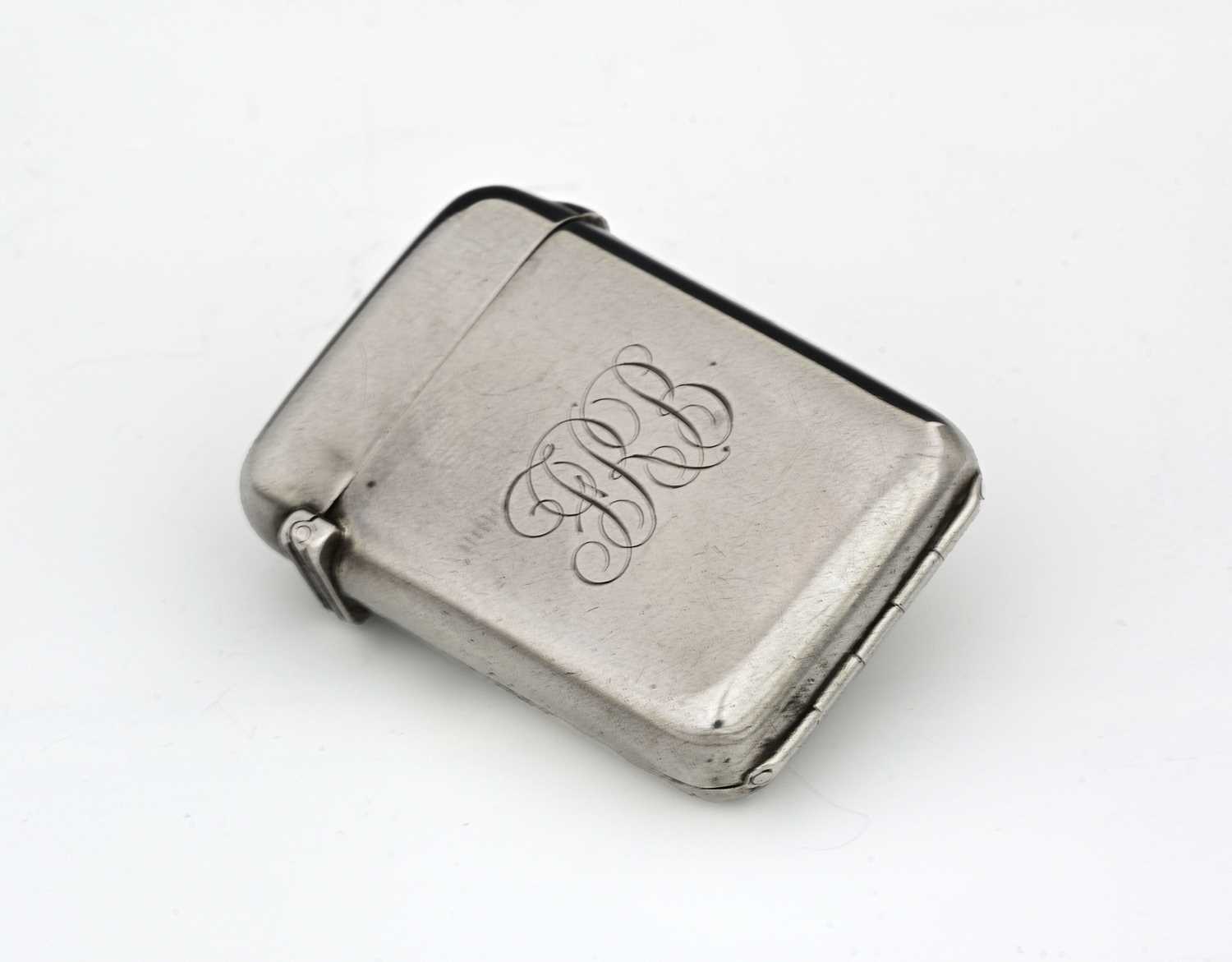 Lot 38 - A Victorian silver combination vesta case and...