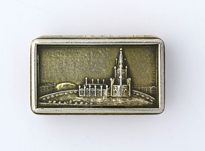 Lot 33 - A George IV silver gilt castle top vinaigrette,...