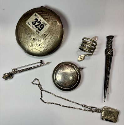 Lot 397 - A selection of early 20th century and later silver and white metal jewellery and novelties