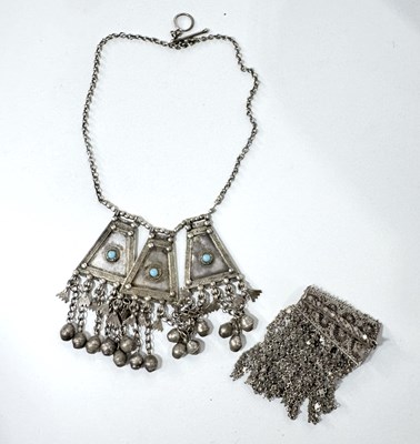 Lot 445 - Two items of continental jewellery