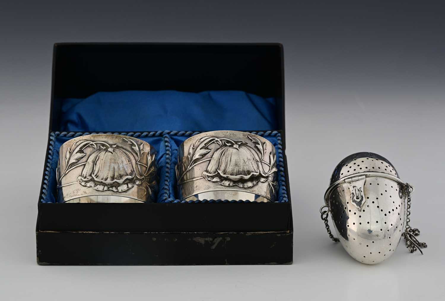 Lot 65 - Germany, a cased pair of German 800-standard...