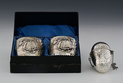 Lot 65 - Germany, a cased pair of German 800-standard...