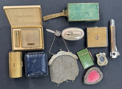 Lot 221 - A selection of items to include compacts, lighters, frames etc.
