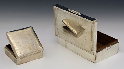 Lot 132 - An Elizabeth II silver cigarette box, by...