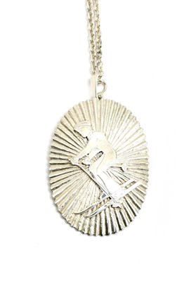 Lot 288 - A Stuart Devlin silver pendant necklace, oval,...