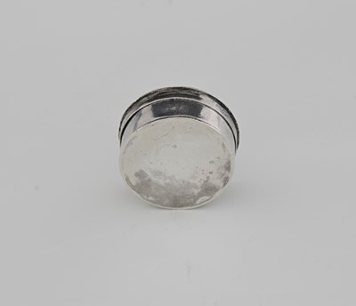 Lot 101 - A late seventeenth-century small silver box...