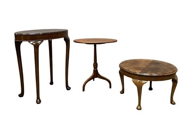 Lot 620 - An early 20th century round walnut coffee or...