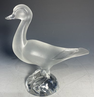 Lot 262 - A Lalique duck figurine, frosted glass body,...