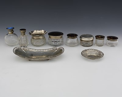 Lot 124 - A collection of twentieth-century dressing...