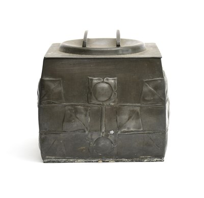 Lot 495 - A Liberty & Co Tudric Pewter biscuit box and...