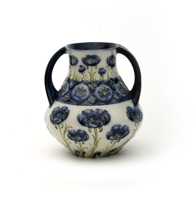 Lot 3 - 'Anemone' a James Macintyre & Co Florian Ware...