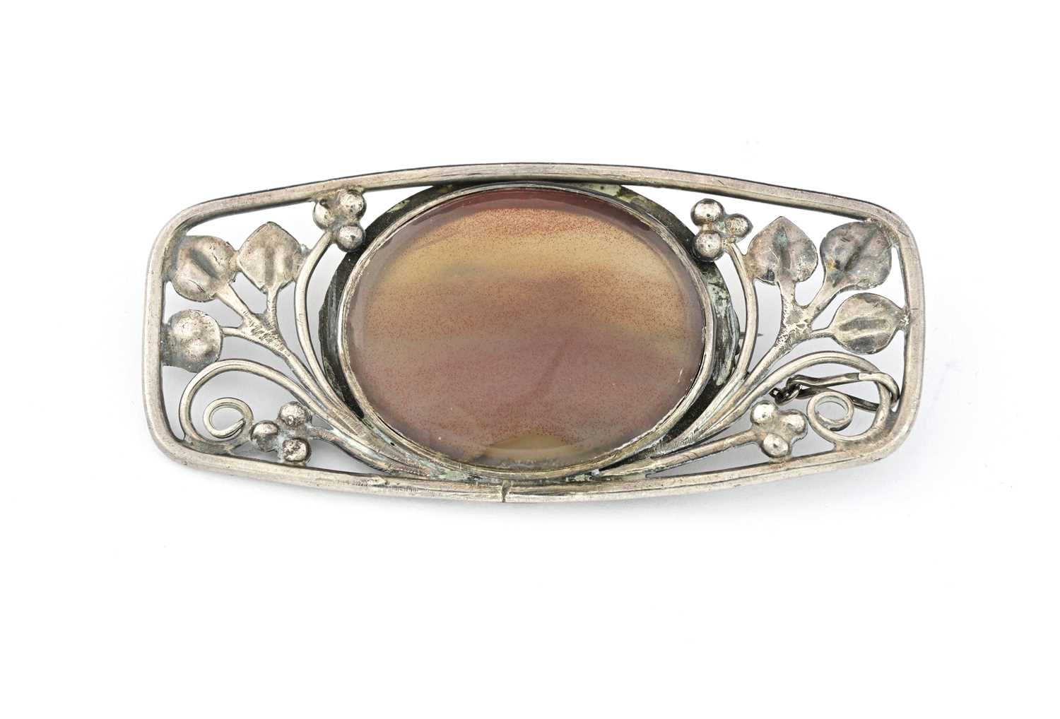 Lot 22 - An Arts and Crafts silver and agate brooch,...