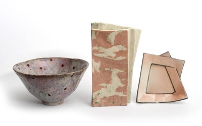 Lot 426 - Carol McNicoll (1943-2025) Fan vase...