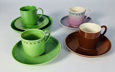 Lot 171 - A mixed collection of four Ruskin demi-tasse...