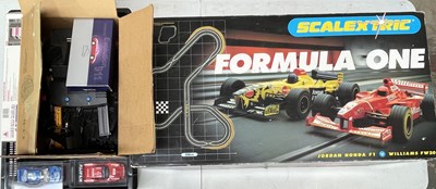 Lot 14 - A boxed Scalextric 'Formula One' racing set,...