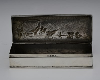 Lot 49 - An Arts and Crafts silver box, Deakin and...