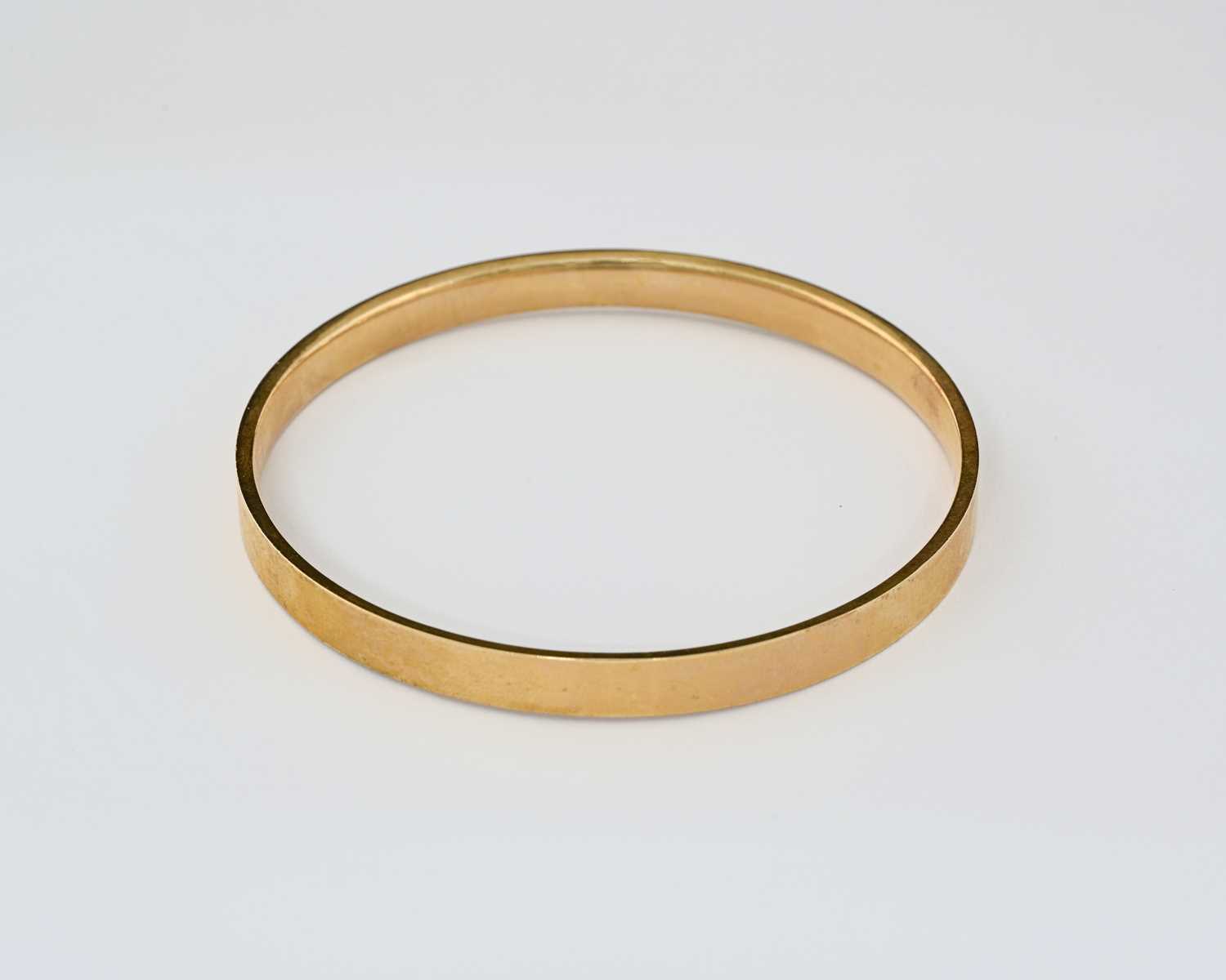 Lot 36 - A mid 20th century bangle