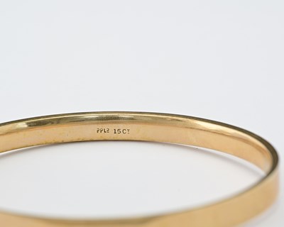 Lot 36 - A mid 20th century bangle