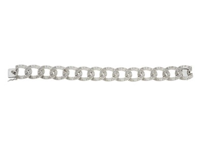 Lot 130 - A textured curb-link chain bracelet