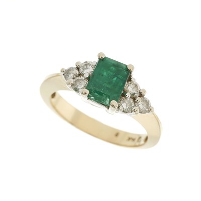 Lot 167 - A 14ct gold emerald dress ring, with brilliant-...