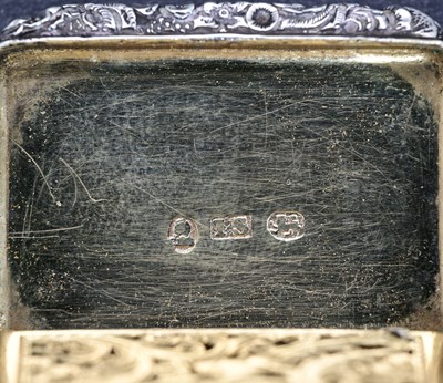 Lot 32 - A George III silver mourning vinaigrette, by...
