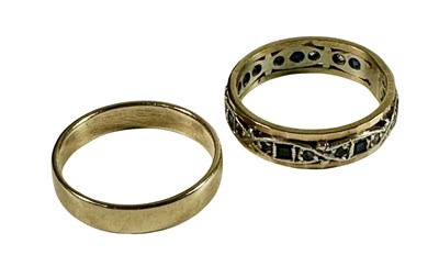 Lot 406 - Two 9ct gold rings