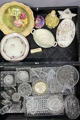 Lot 54 - A mixed collection of ceramics and cut glass...